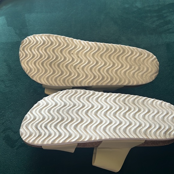 Steve Madden sandals. Pokey style size 6 1/2 used once. Beige mint color - Picture 3 of 4